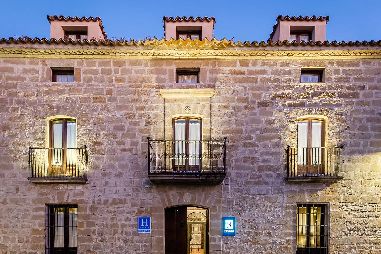 Hotel YIT La Casona del Arco