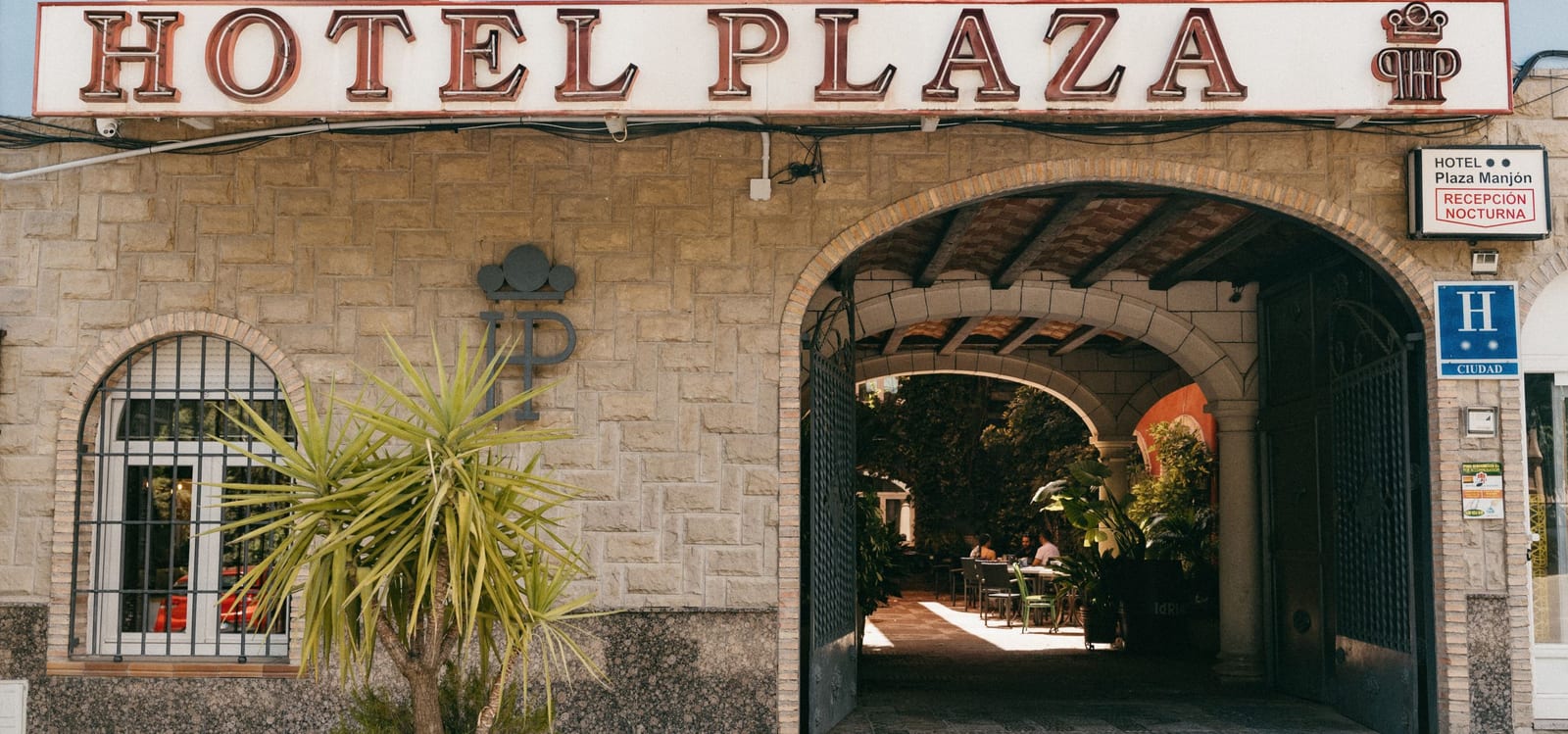 Hotel Plaza Manjón