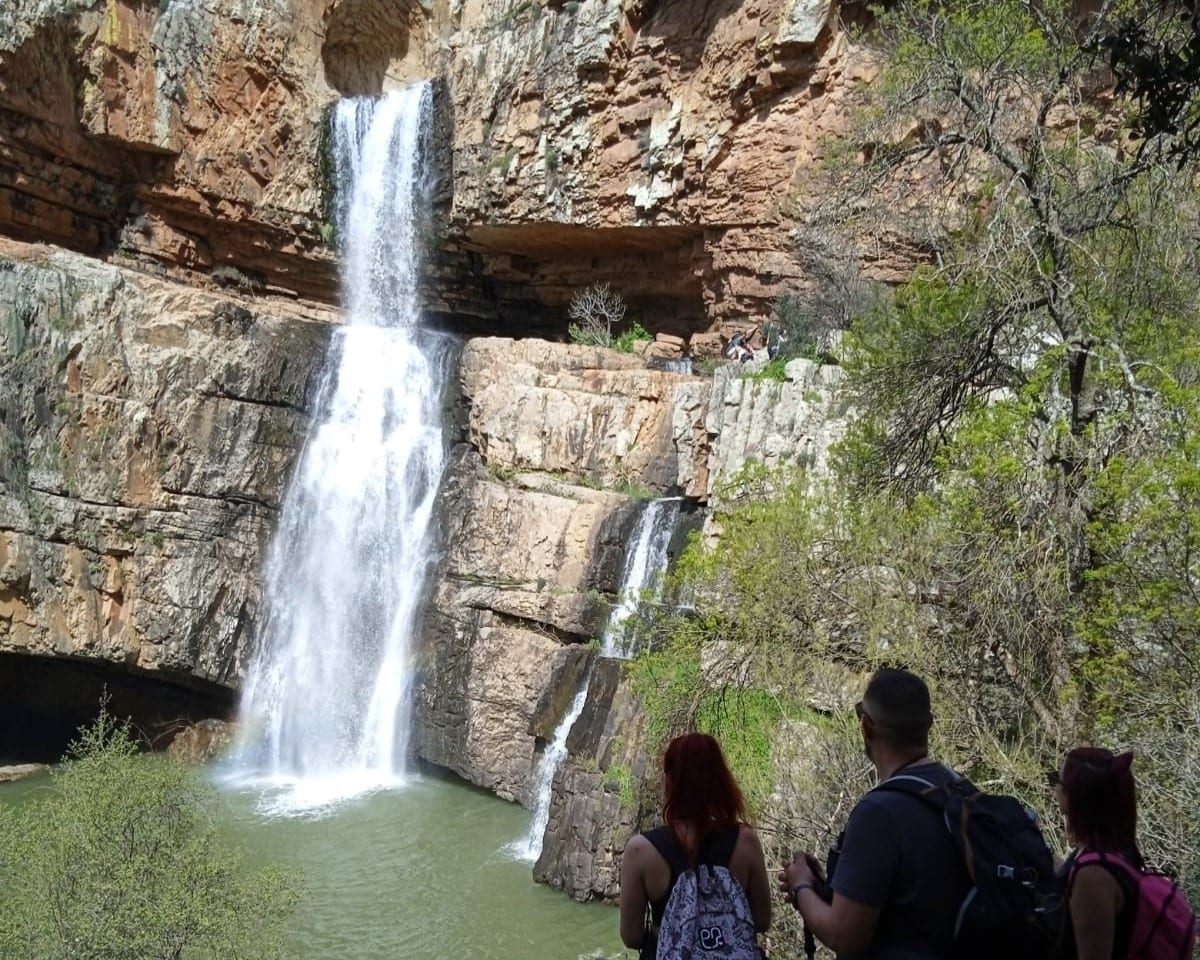 Ruta guiada a la Cascada de la Cimbarra desde Aldeaquemada