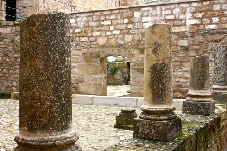 Visita guiada por el Castillo de Sabiote