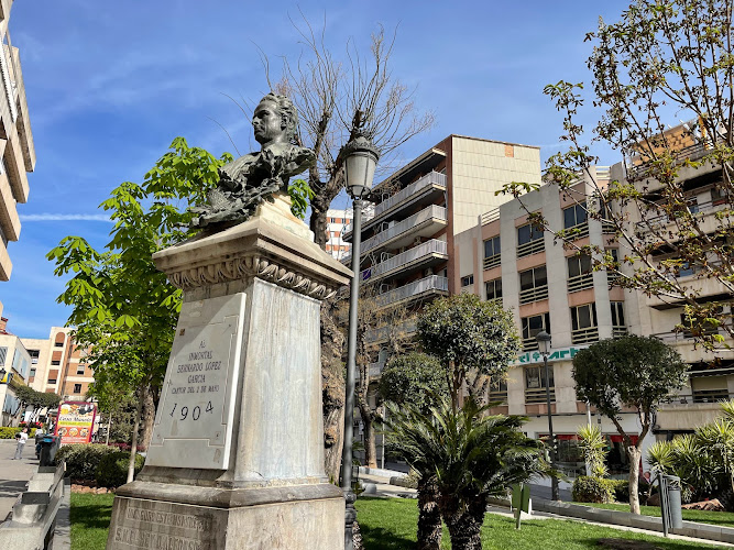 Monumento a Bernardo López obra de Jacinto Higueras