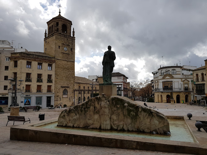 Monumento a Leopoldo Saro Marín