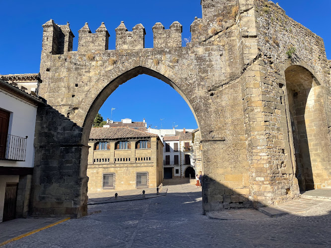 Puerta de Jaén y Arco de Villalar