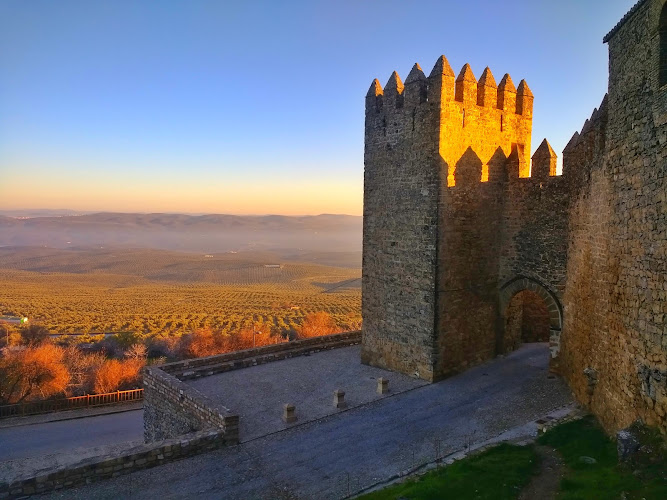 Torre de la Barbacana y Puerta de los Santos o Puerta del Chiringote.