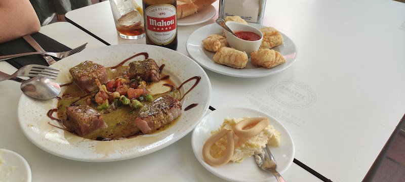 Café - Bar - Restaurante "El Gallo"