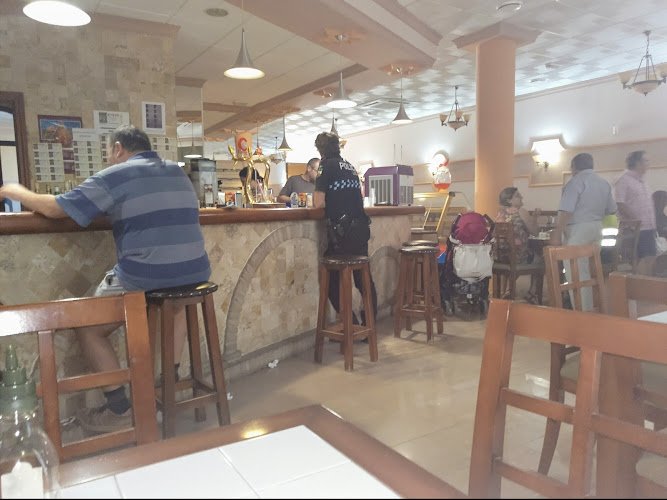 "El Pozo" Cafeteria. Pasteles