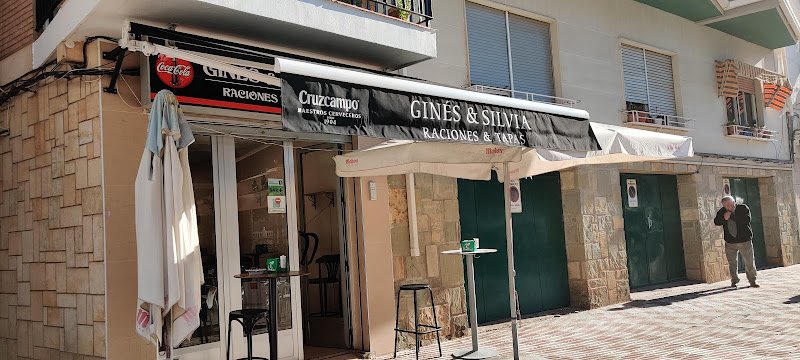 Ginés y Silvia Raciones y Tapas